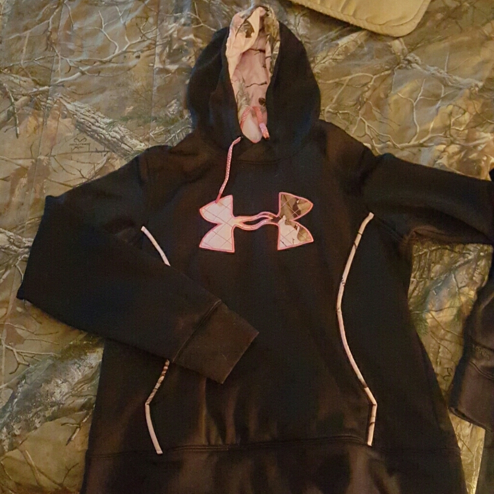 Under Armor sweatshirt